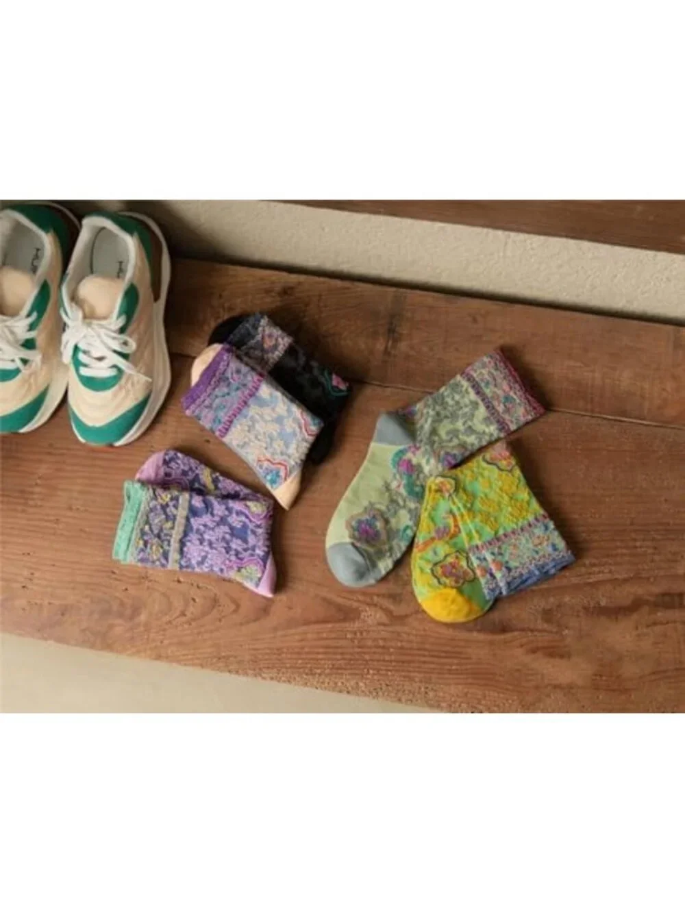Cute Floral Cuff Vintage Crew Socks for Women | Stylish & Comfy Accessories